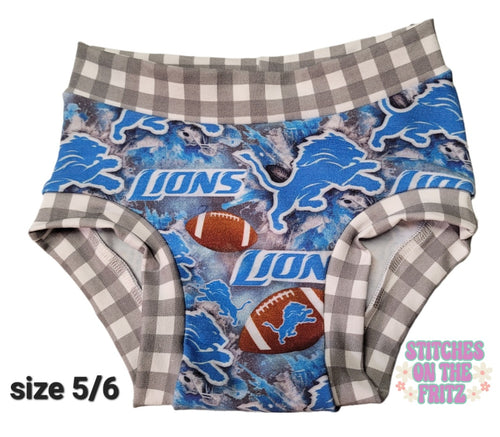 Size 5/6 Undies  Football