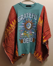 Load image into Gallery viewer, ONE Size Kantha Upcycle Top Grateful Dead