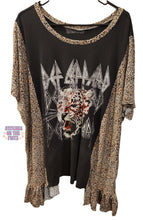 Load image into Gallery viewer, Women&#39;s Large to 2XL Upcycled Top