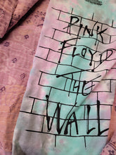 Load image into Gallery viewer, ONE Size Kantha Upcycle Top Pink Floyd