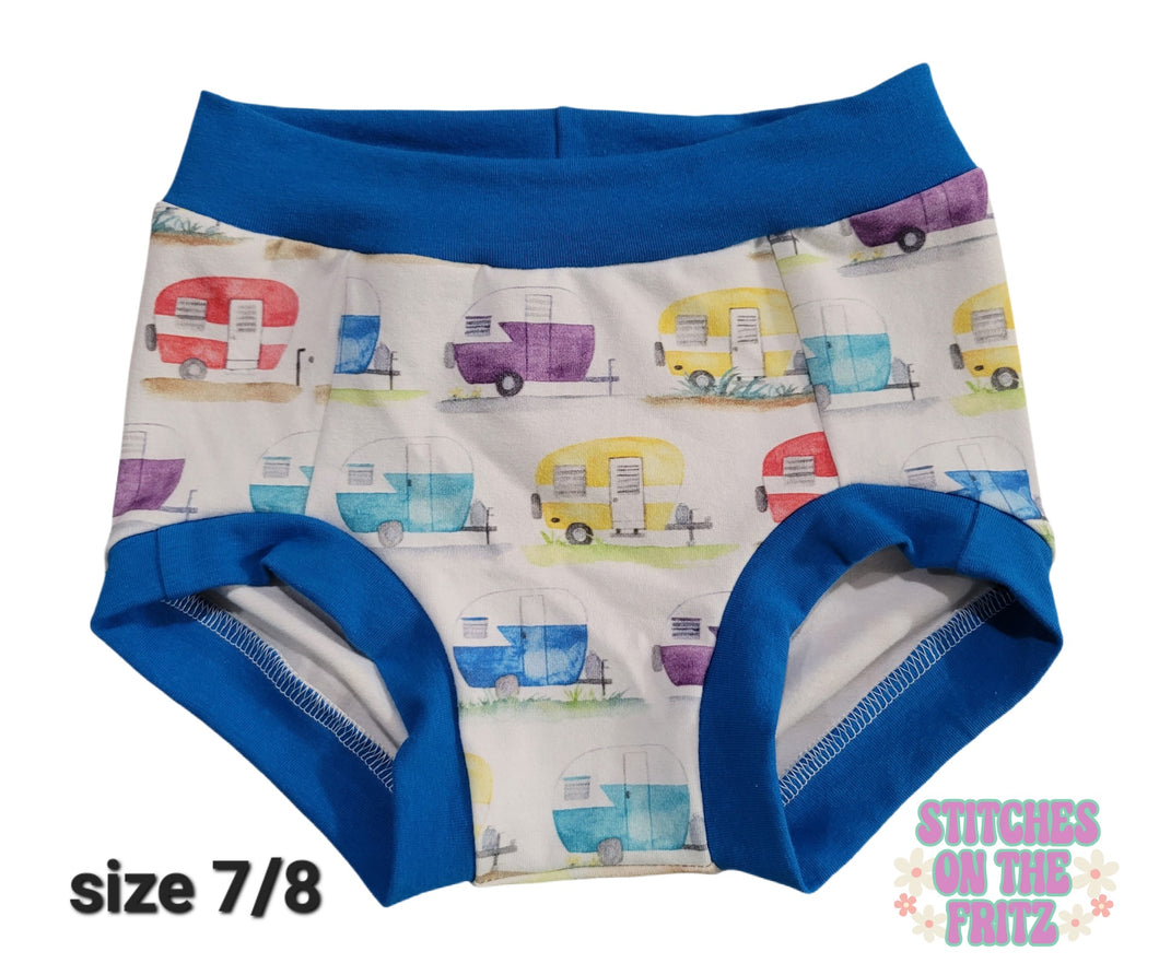 Size 7/8 Boys Briefs Style Campers