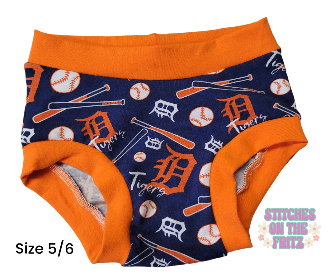 Size 5/6 Undies Baseball