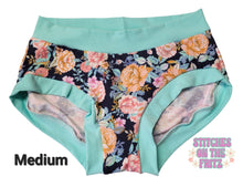 Load image into Gallery viewer, Women&#39;s Medium Bunzies Full Coverage Floral