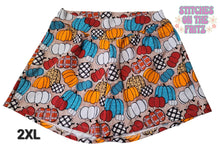 Load image into Gallery viewer, Size 2XL Women&#39;s Willow Shorts Fall Pumpkins
