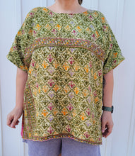 Load image into Gallery viewer, Handmade Plus Size Kantha Top