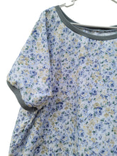 Load image into Gallery viewer, Women's XL Upcycled Floral Top