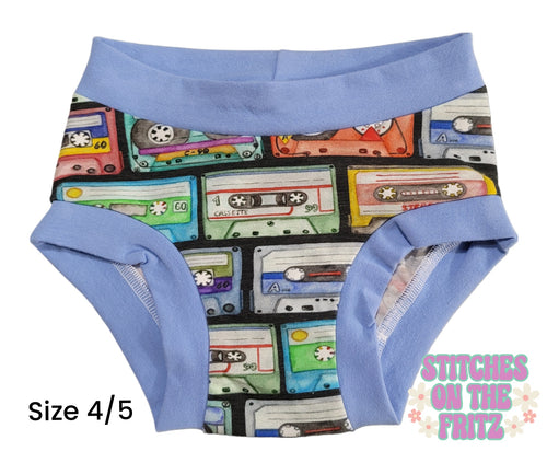 Size 4/5 Undies Music